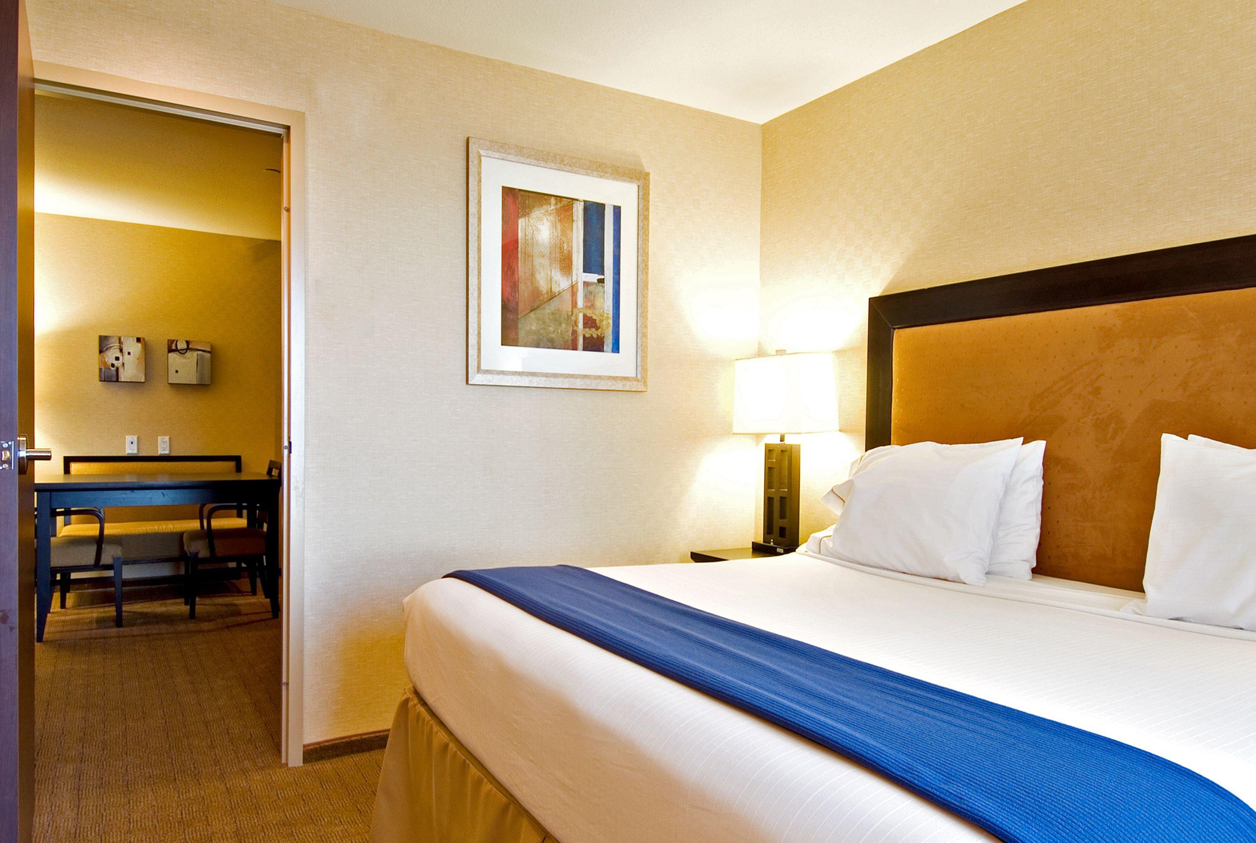 Holiday Inn Express & Suites Riverport Richmond By Ihg Exterior foto